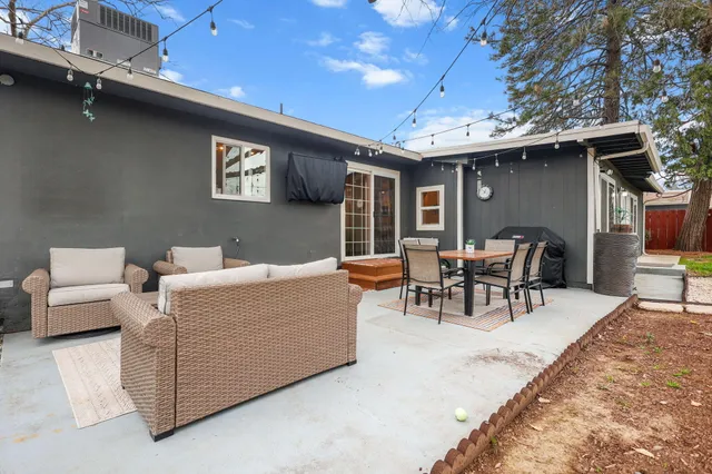 $424,900 | 2041 Athens Avenue, Redding, CA 96001