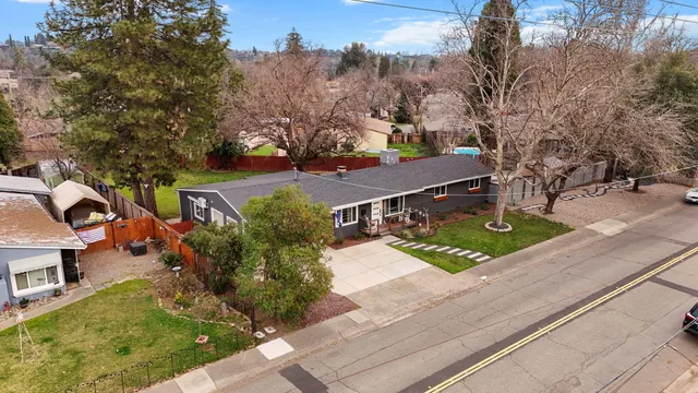 $424,900 | 2041 Athens Avenue, Redding, CA 96001