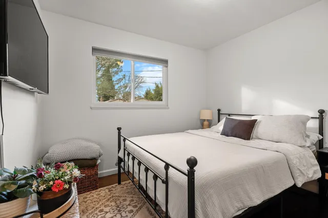 $424,900 | 2041 Athens Avenue, Redding, CA 96001