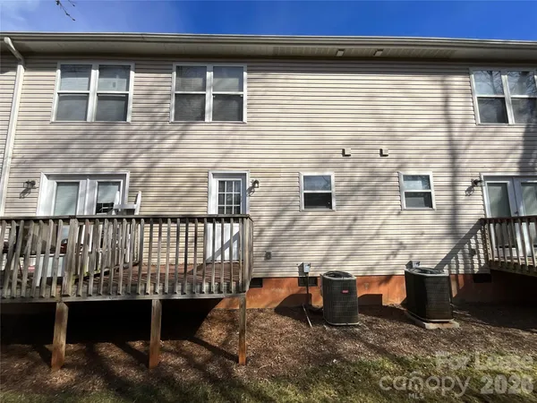 $1,099 | 1520 North Main Avenue, Unit 20, Newton, NC 28658