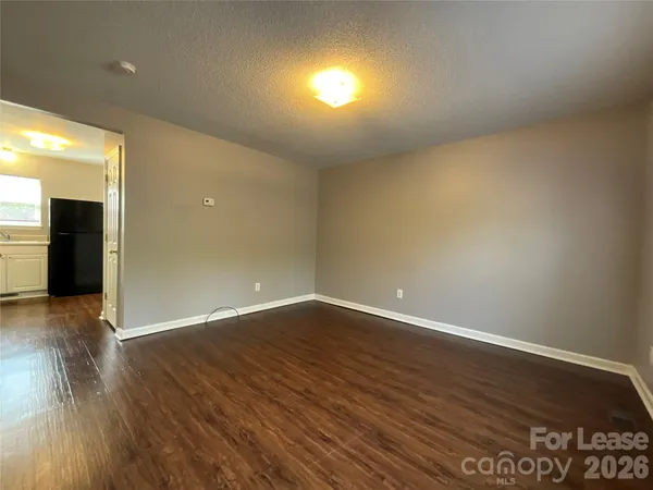 $1,099 | 1520 North Main Avenue, Unit 20, Newton, NC 28658