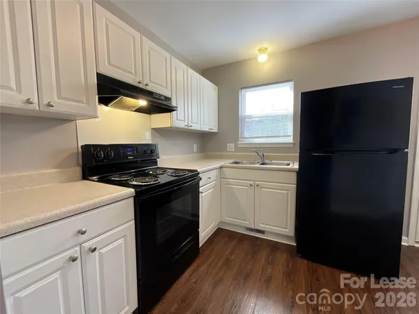 $1,099 | 1520 North Main Avenue, Unit 20, Newton, NC 28658