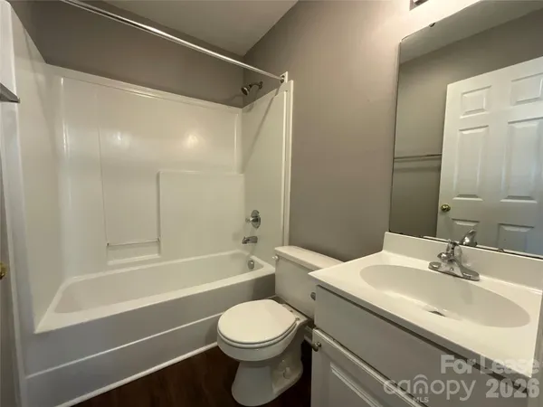 $1,099 | 1520 North Main Avenue, Unit 20, Newton, NC 28658