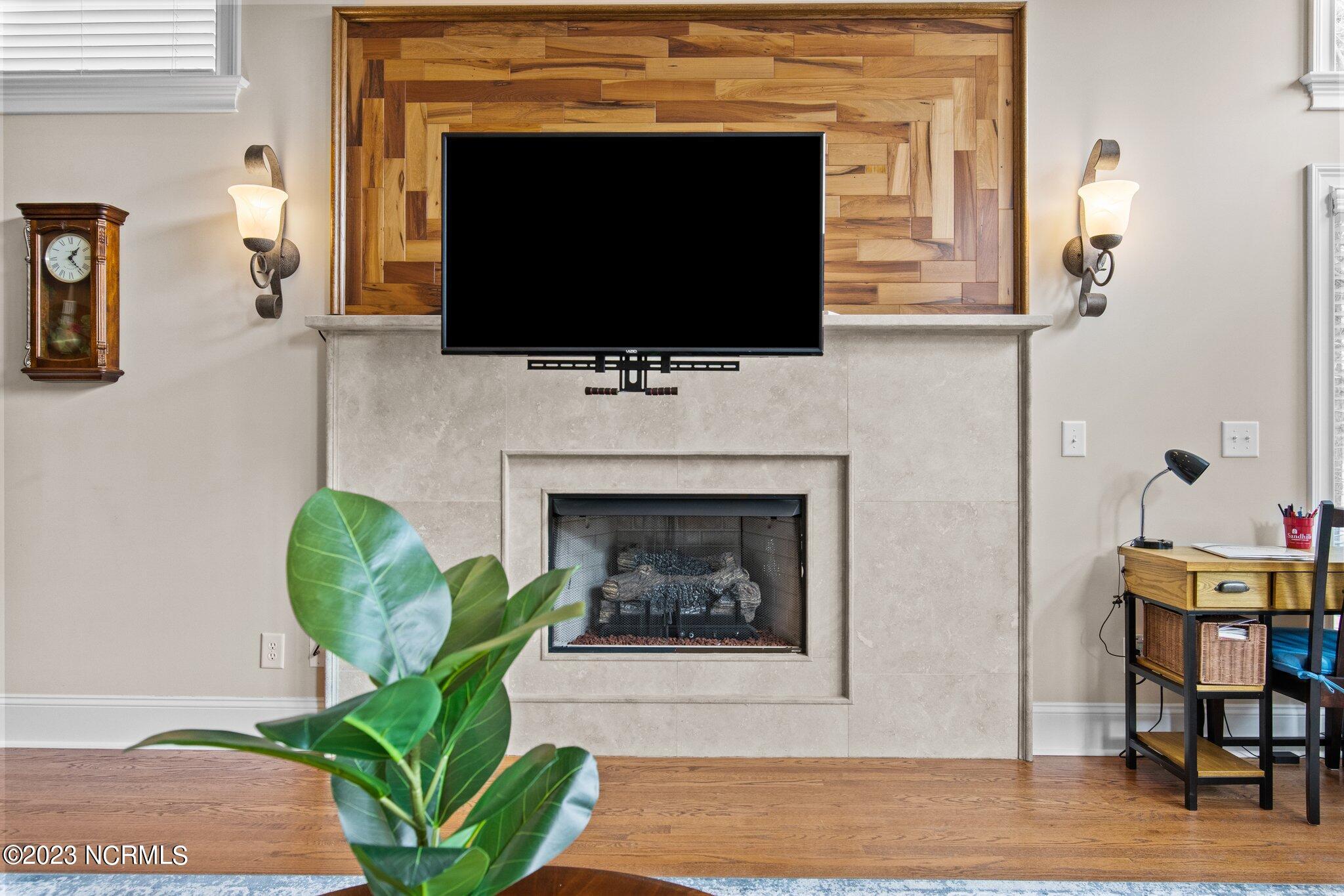 150 Cochrane Castle Circle Pinehurst, NC 28374 - Photo 18 of 35 Gas Log Fireplace