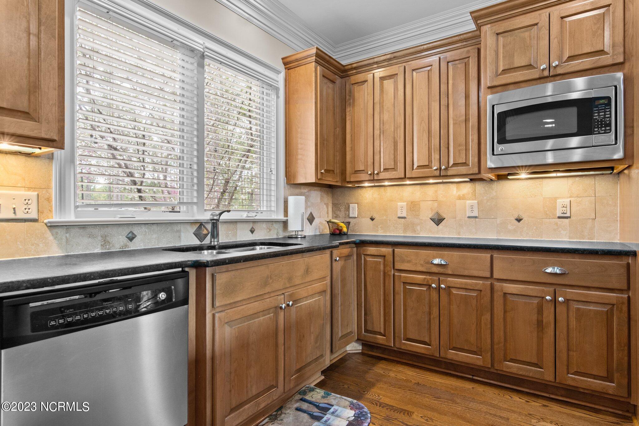 150 Cochrane Castle Circle Pinehurst, NC 28374 - Photo 9 of 35 Kitchen