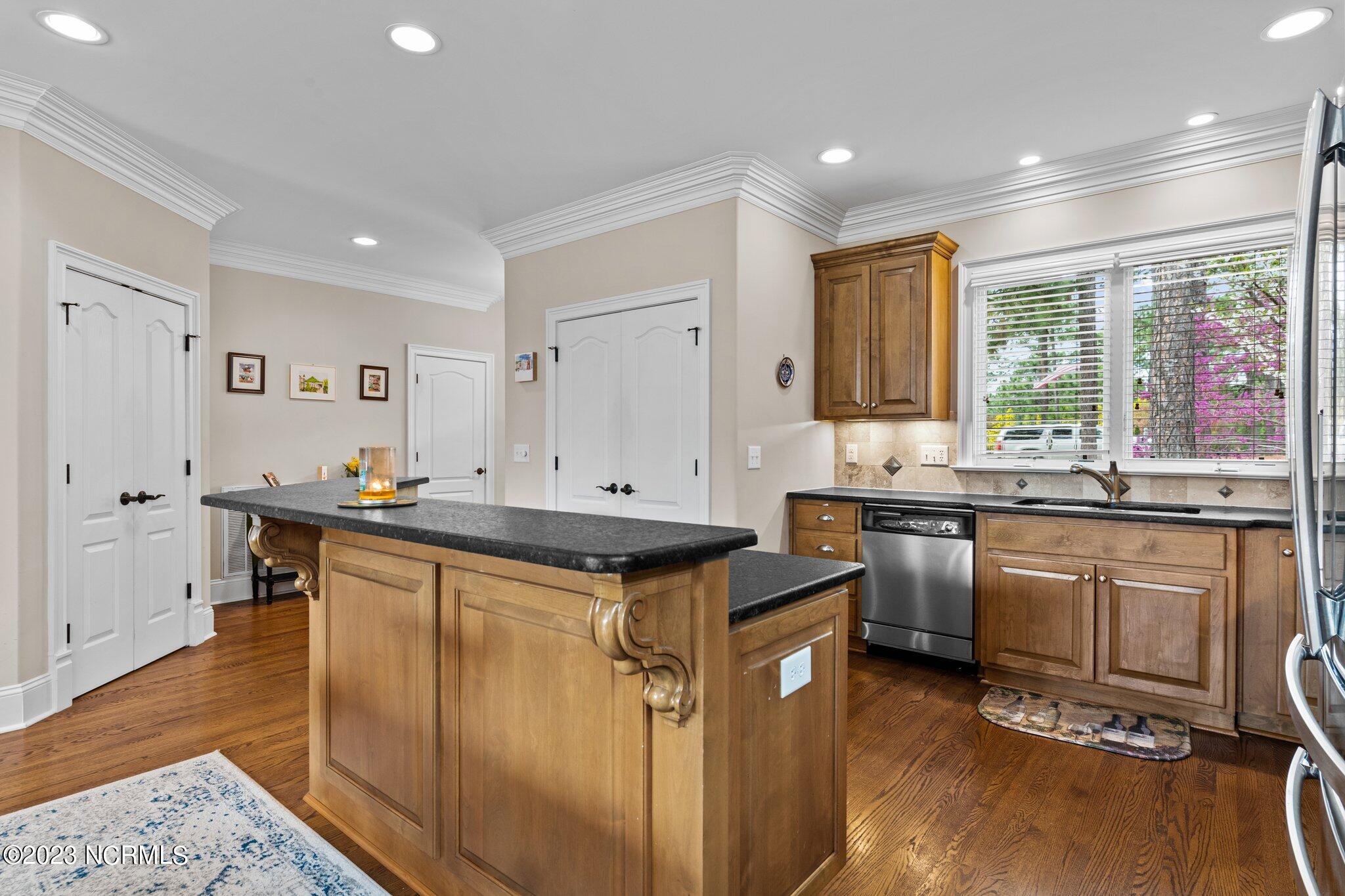 150 Cochrane Castle Circle Pinehurst, NC 28374 - Photo 10 of 35 Kitchen