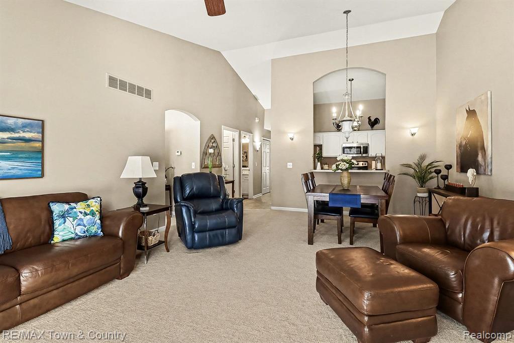 7241 Kings Way Flushing, MI 48433 - Photo 5 of 31