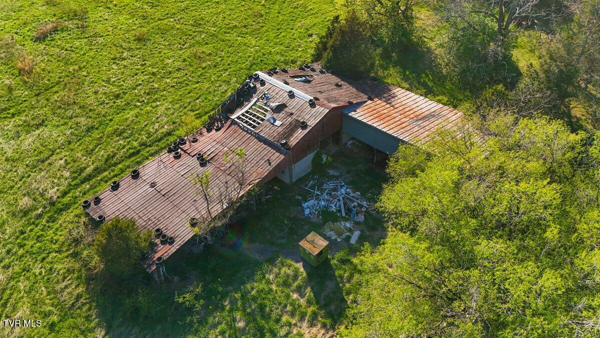 814 Frank Jones Road Johnson City, TN 37601 - Photo 8 of 18 DJI_20260409173512_0269_D