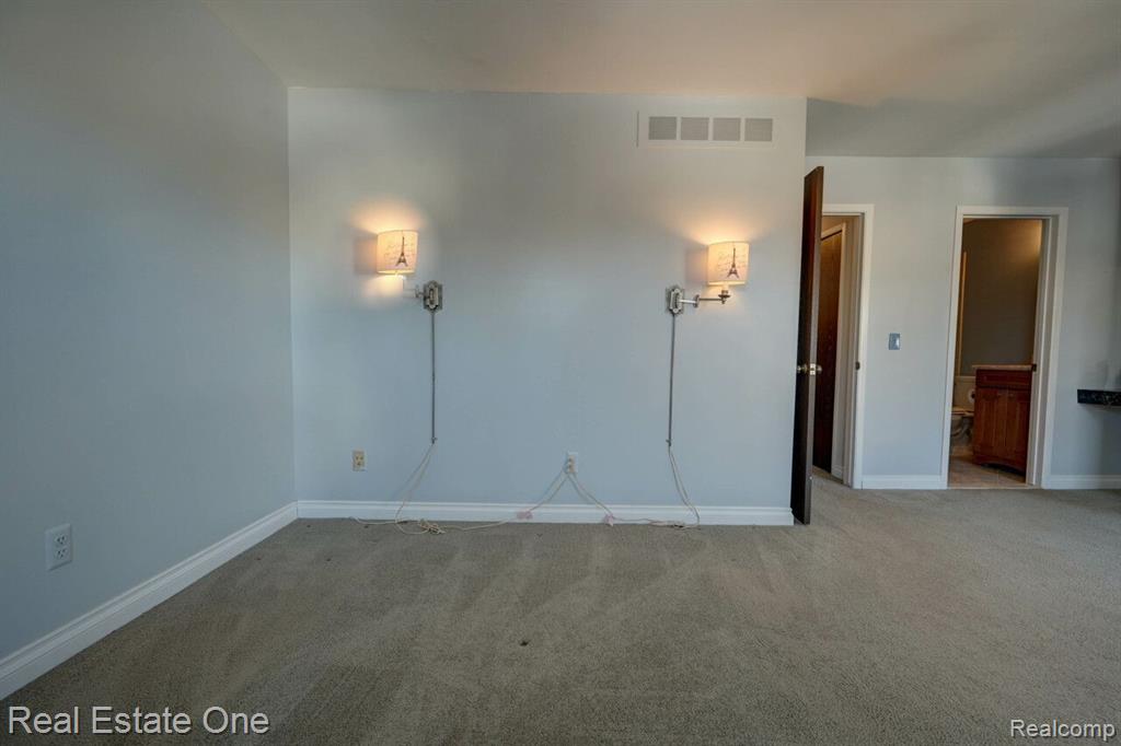 1406 Crescent Lane Rochester Hills, MI 48306 - Photo 25 of 49