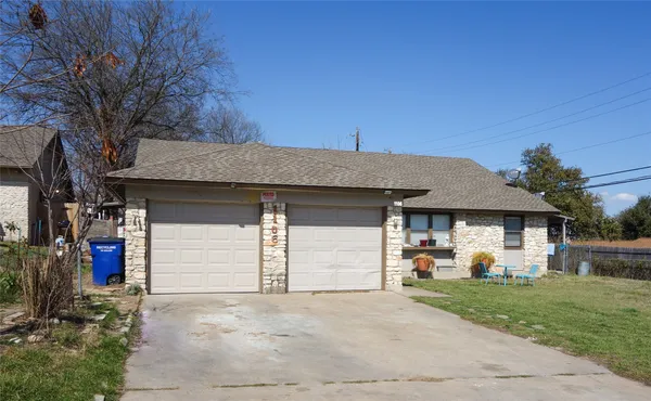 $1,400 | 1106 August Drive, Unit A, Austin, TX 78753