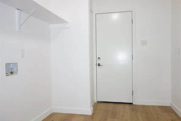 $1,400 | 1106 August Drive, Unit A, Austin, TX 78753