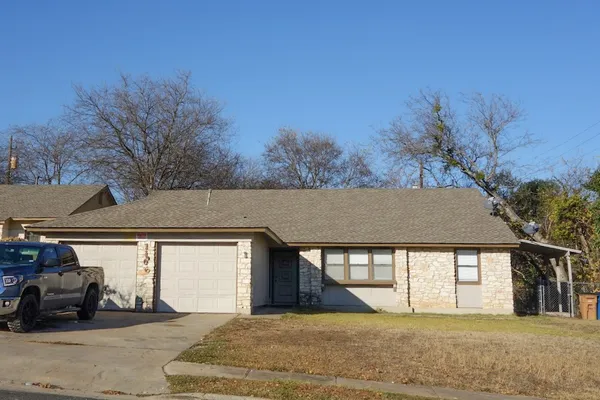 $1,400 | 1106 August Drive, Unit A, Austin, TX 78753