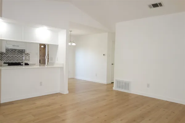 $1,400 | 1106 August Drive, Unit A, Austin, TX 78753