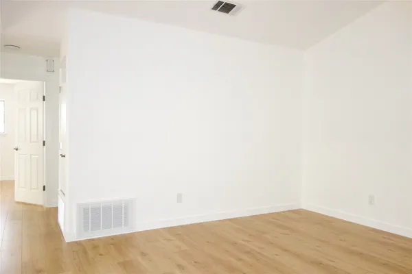 $1,400 | 1106 August Drive, Unit A, Austin, TX 78753