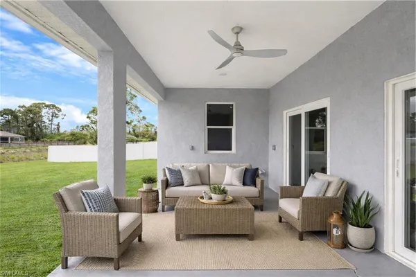 a view of house with a yard