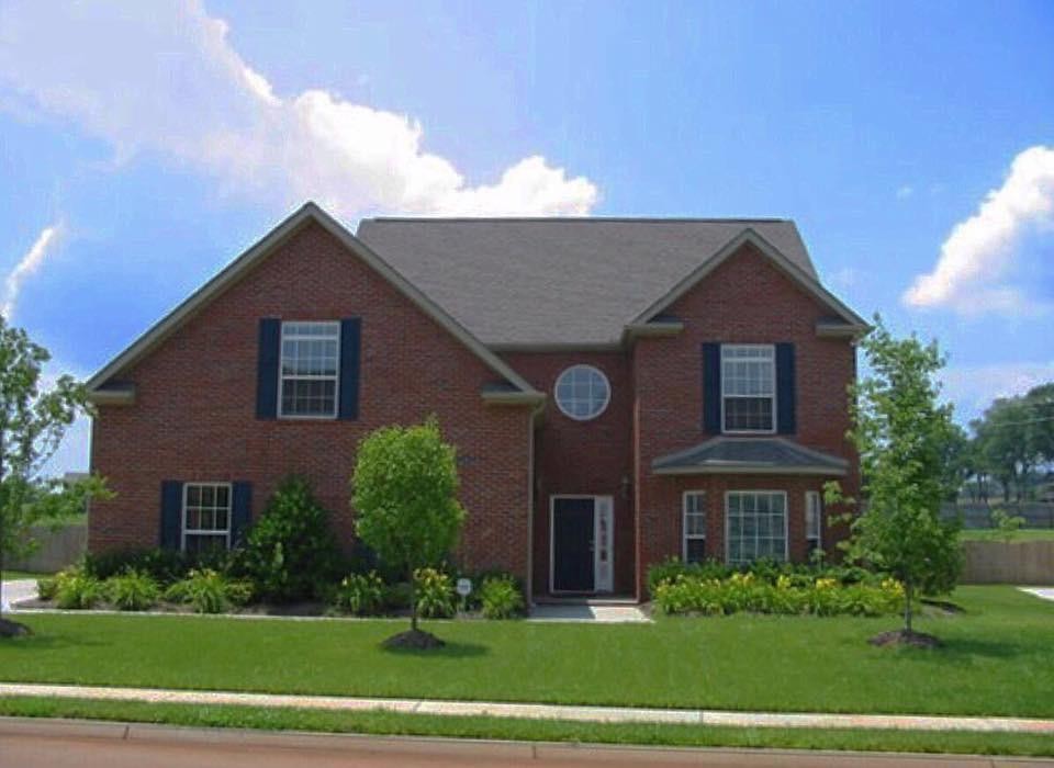 12665 Clear Ridge Road Knoxville, TN 37922 - Photo 39 of 39 a front view of a house with a yard
