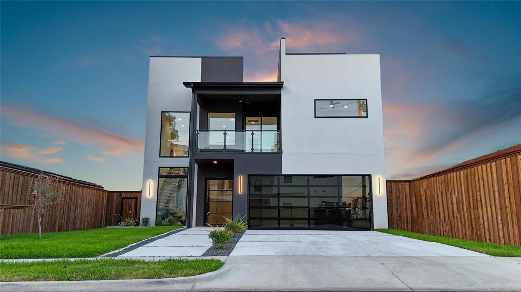 a view of entryway with a garden and stairs