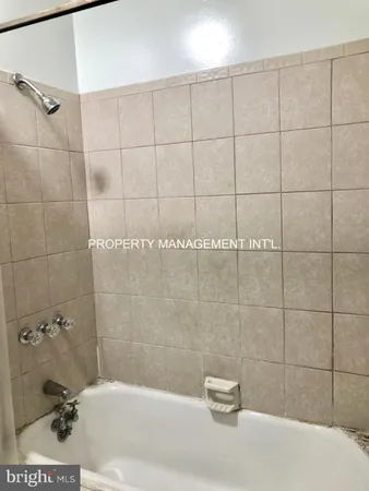 $950 | 4630 Greene Street, Unit 3, Philadelphia, PA 19144