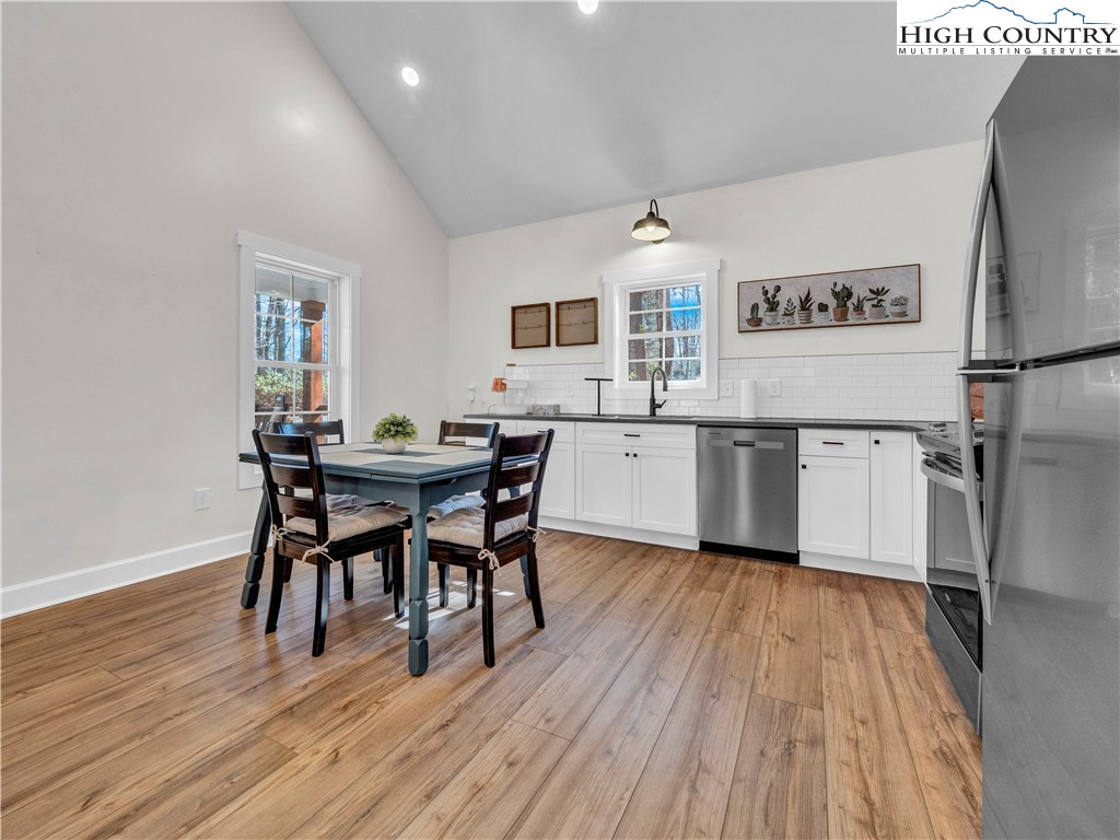 741 Pine Ridge Road Beech Mountain, NC 28604 - Photo 9 of 27