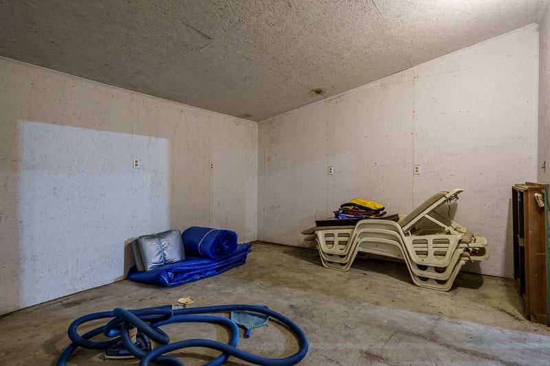2412 Squaw Prairie Road Belvidere, IL 61008 - Photo 40 of 40 a view of a livingroom with furniture