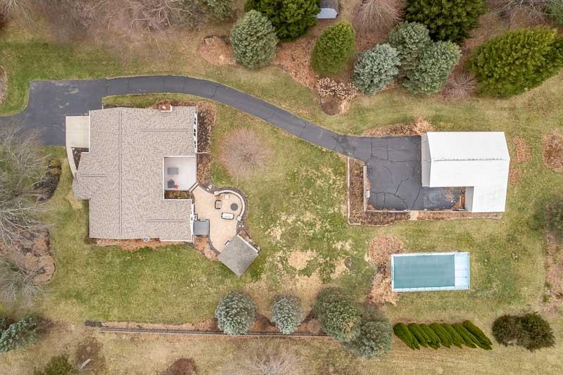 2412 Squaw Prairie Road Belvidere, IL 61008 - Photo 4 of 40