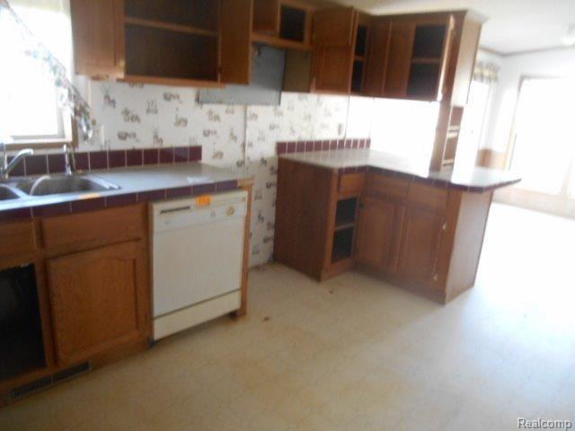 755 West Miller Road Sandusky, MI 48471 - Photo 7 of 15 755 W Miller (14).jpg
