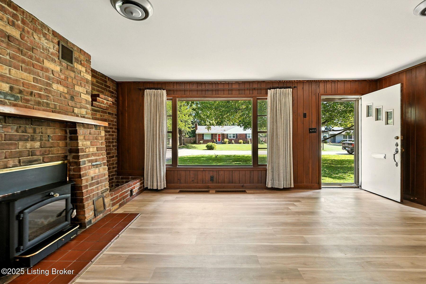 1904 Hoke Road Louisville, KY 40220 - Photo 7 of 35 photo_online_006