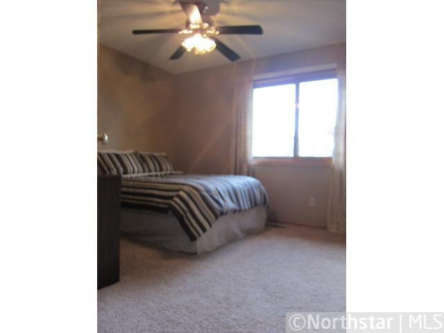 571 Dorland Road South Maplewood, MN 55119 - Photo 11 of 16 Gallery Image 11