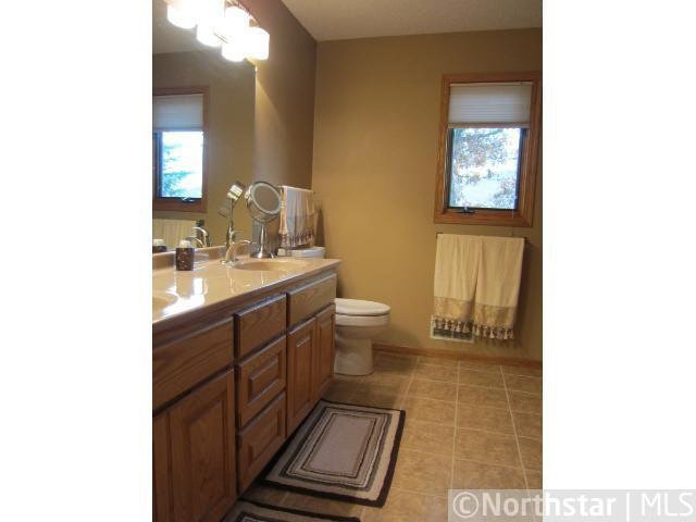 571 Dorland Road South Maplewood, MN 55119 - Photo 13 of 16 Gallery Image 13