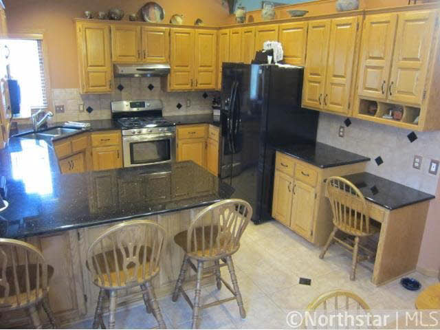 571 Dorland Road South Maplewood, MN 55119 - Photo 4 of 16 Gallery Image 4