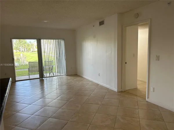 a view of livingroom with furniture