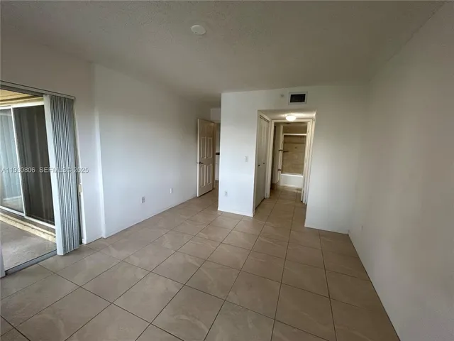 $2,500 | 2640 South University Drive, Unit 106, Davie, FL 33328