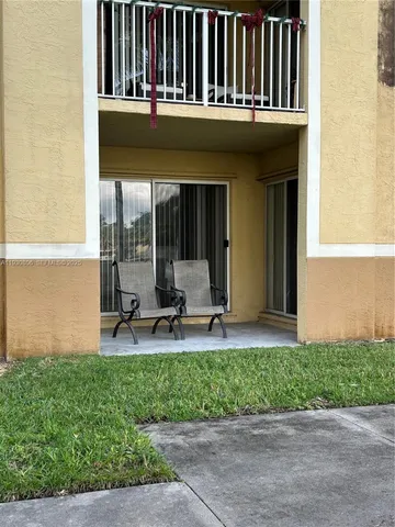 $2,500 | 2640 South University Drive, Unit 106, Davie, FL 33328