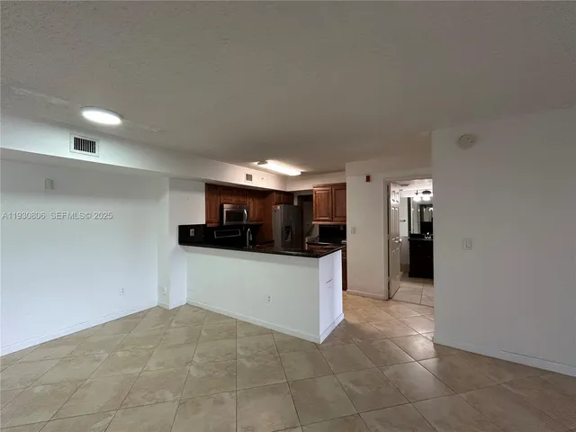 $2,500 | 2640 South University Drive, Unit 106, Davie, FL 33328