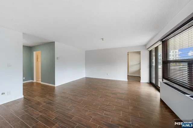 $380,000 | 2 Claridge Drive, Unit 1GE, Verona, NJ 07044