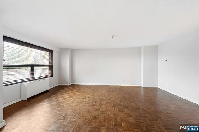 $380,000 | 2 Claridge Drive, Unit 1GE, Verona, NJ 07044