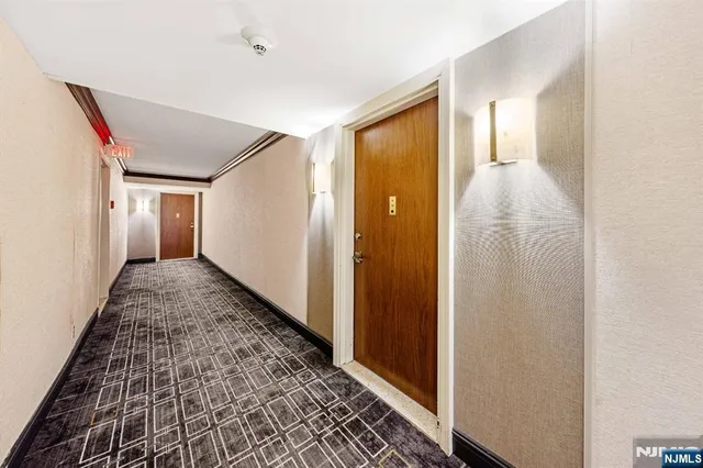 $380,000 | 2 Claridge Drive, Unit 1GE, Verona, NJ 07044