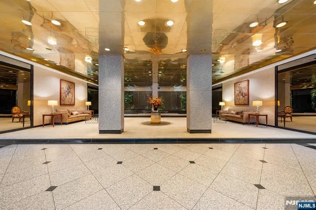 $380,000 | 2 Claridge Drive, Unit 1GE, Verona, NJ 07044