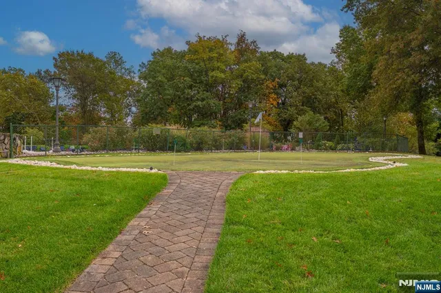 $380,000 | 2 Claridge Drive, Unit 1GE, Verona, NJ 07044