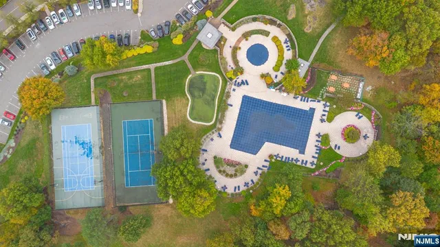 $380,000 | 2 Claridge Drive, Unit 1GE, Verona, NJ 07044