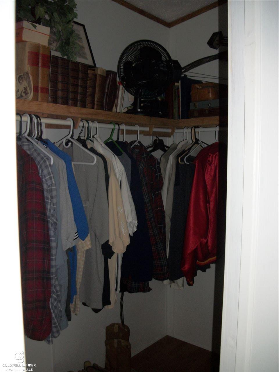 2460 West Harrington Road Croswell, MI 48422 - Photo 37 of 85 Walk in closet
