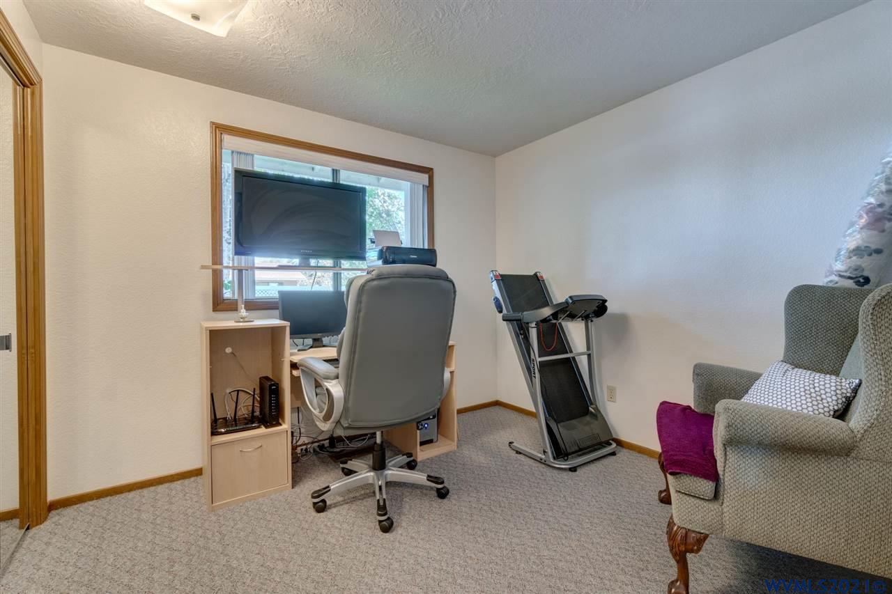4695 Herrin Road Northeast Salem, OR 97305 - Photo 20 of 32 a view of workspace with furniture and windows