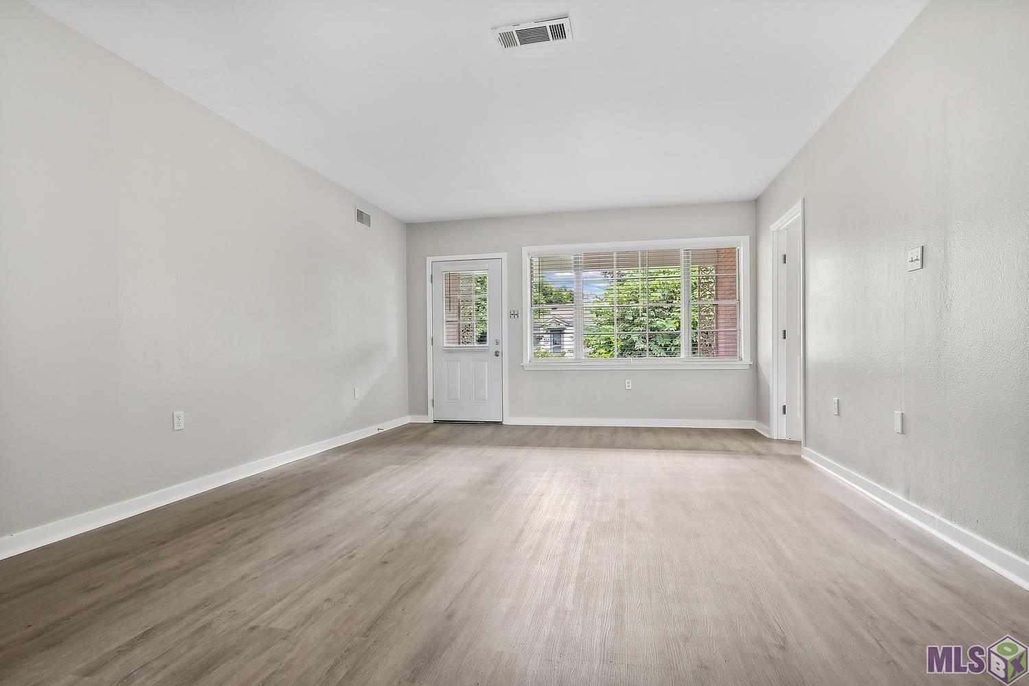 1715 North 26th Street Baton Rouge, LA 70802 - Photo 4 of 9 Living Room
