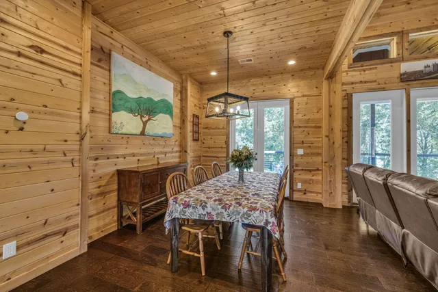 $995,000 | 426 Simmons Tawzer Road, Chickamauga, GA 30707