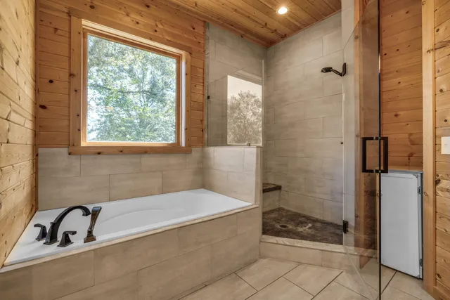 $995,000 | 426 Simmons Tawzer Road, Chickamauga, GA 30707