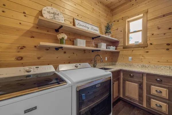 $899,900 | 426 Simmons Tawzer Road, Chickamauga, GA 30707