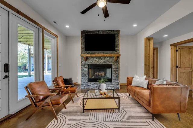 $995,000 | 426 Simmons Tawzer Road, Chickamauga, GA 30707