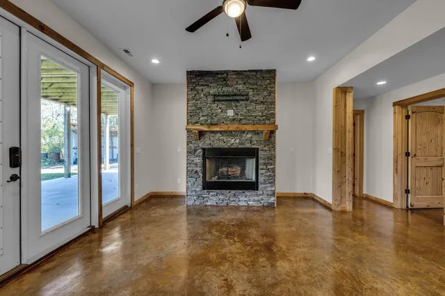 $995,000 | 426 Simmons Tawzer Road, Chickamauga, GA 30707