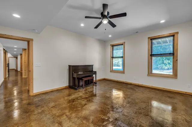 $995,000 | 426 Simmons Tawzer Road, Chickamauga, GA 30707