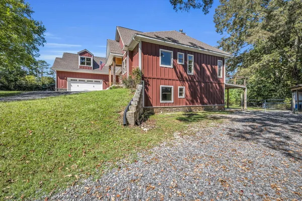 $899,900 | 426 Simmons Tawzer Road, Chickamauga, GA 30707